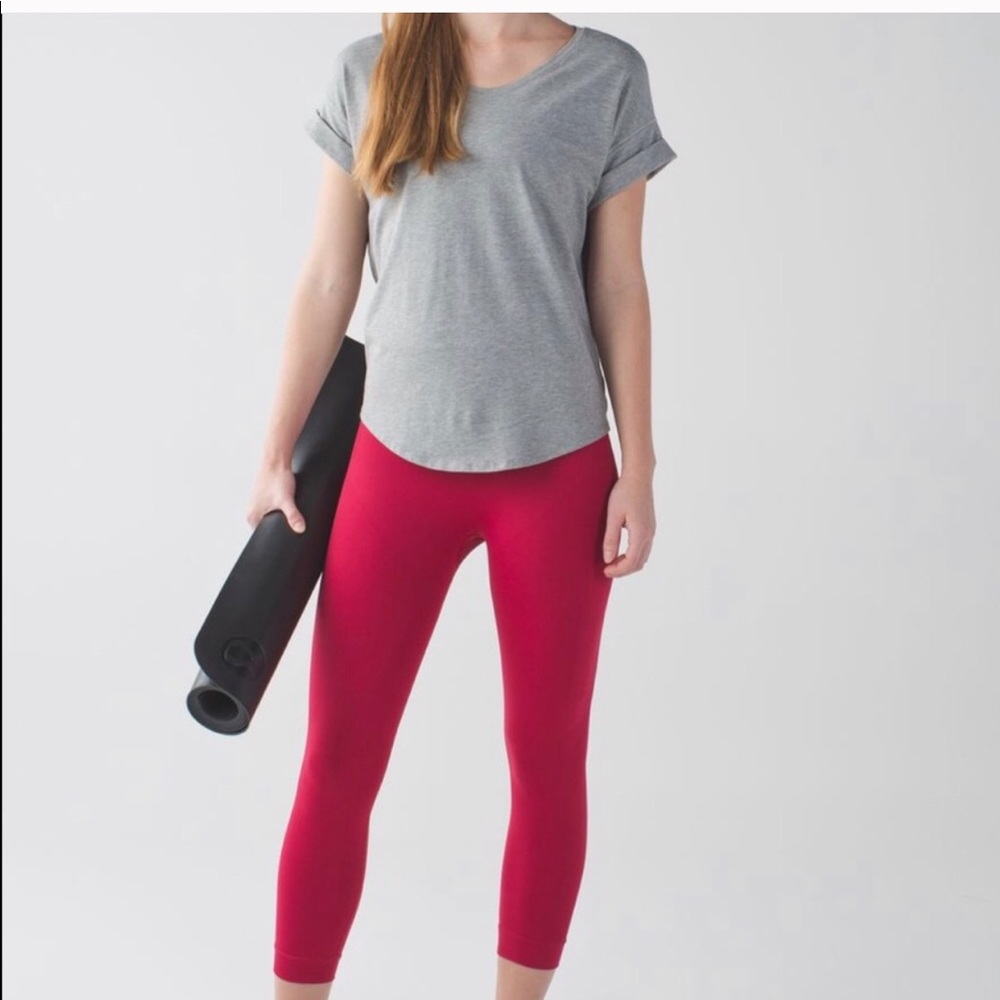 NWT Lululemon Zone In Seamless Crop